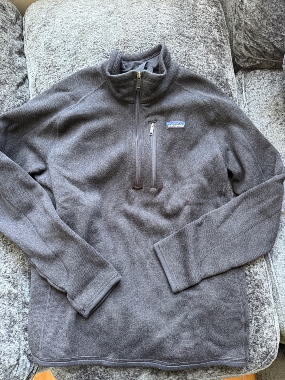 Patagonia Men’s Charcoal Gray Quarter-Zip Fleece Pullover